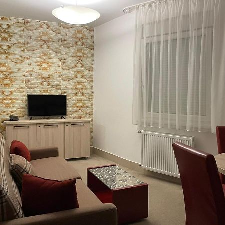 Holiday Wing Apartment 2 Jagodina Esterno foto
