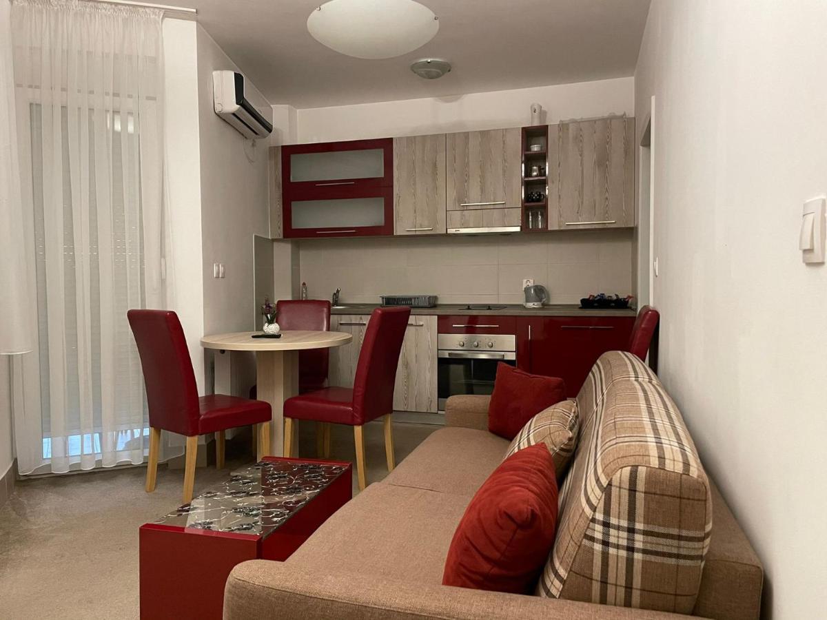 Holiday Wing Apartment 2 Jagodina Esterno foto
