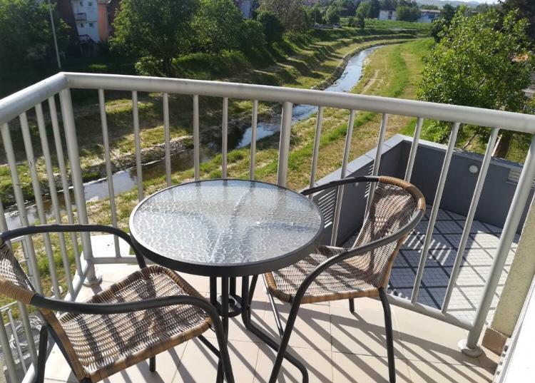 Holiday Wing Apartment 2 Jagodina Esterno foto